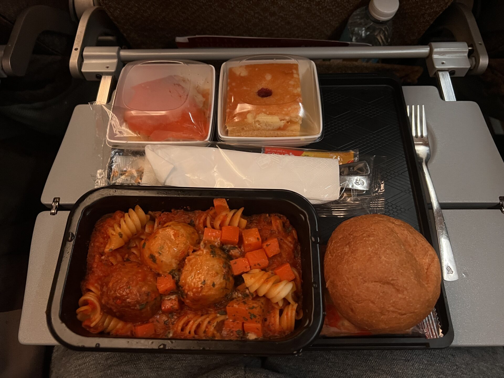 SQ478便 エコノミークラス 夜食